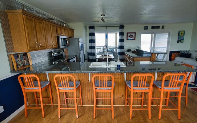 1191 County Road 230, Sargent, TX 77414