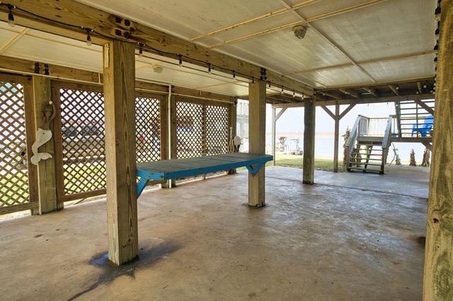 1191 County Road 230, Sargent, TX 77414