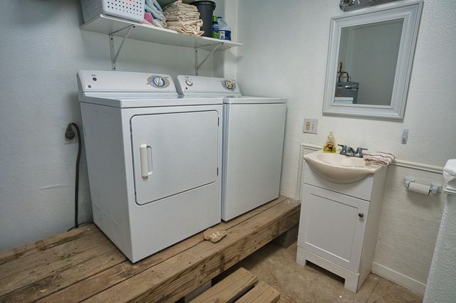 1191 County Road 230, Sargent, TX 77414