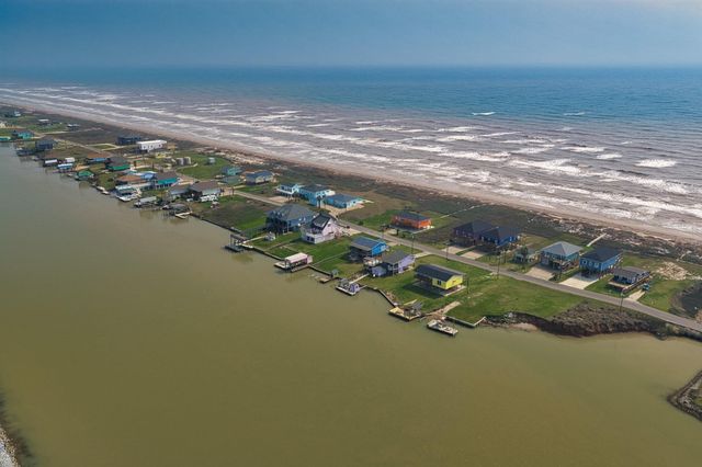 1191 County Road 230, Sargent, TX 77414