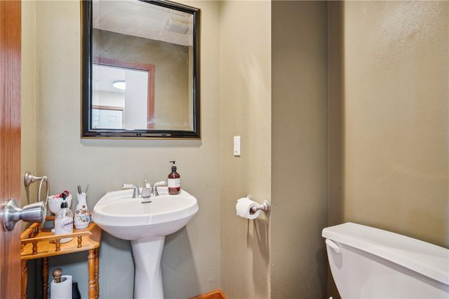 1164 Kyle Drive NE, Iowa City, IA 52240