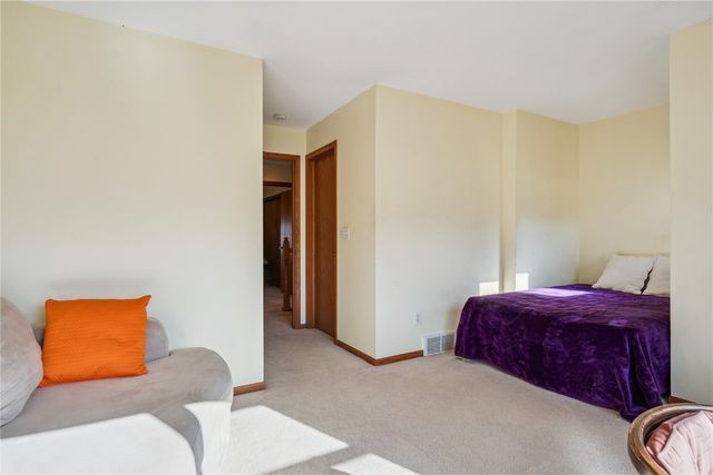 1164 Kyle Drive NE, Iowa City, IA 52240