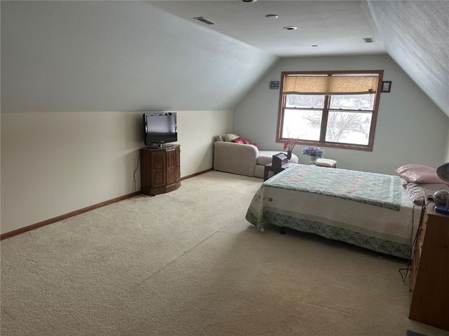 1164 Kyle Drive NE, Iowa City, IA 52240