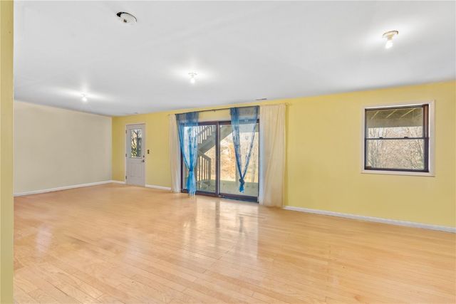 1164 Kyle Drive NE, Iowa City, IA 52240