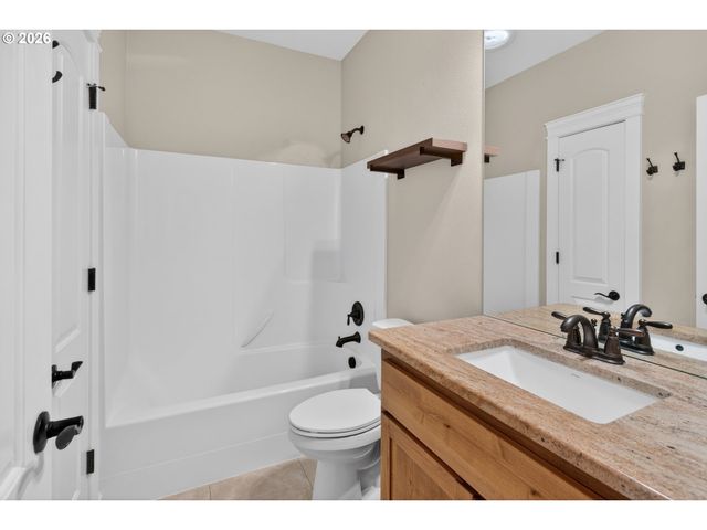 10001 Nw 24TH Ct, Vancouver, WA 98685