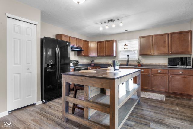 1266 W Limestone Way, Fortville, IN 46040