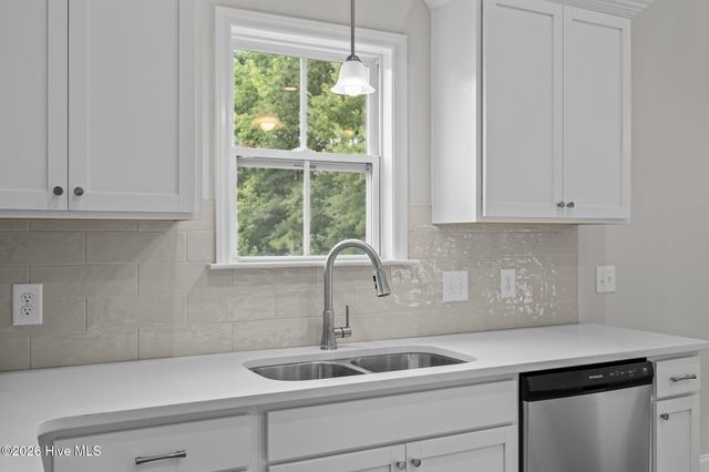 2321 Rhinestone Drive, Winterville, NC 28590