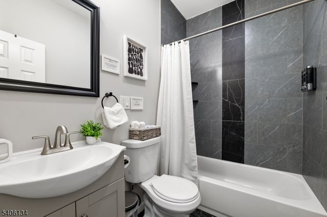 396 14Th Ave, Irvington Twp., NJ 07111