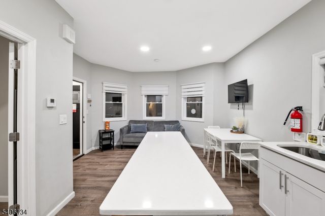 396 14Th Ave, Irvington Twp., NJ 07111