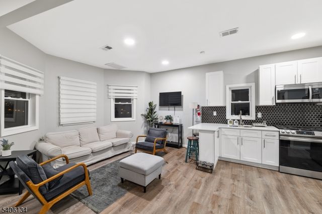 396 14Th Ave, Irvington Twp., NJ 07111