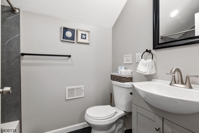 396 14Th Ave, Irvington Twp., NJ 07111