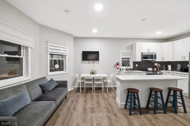 396 14Th Ave, Irvington Twp., NJ 07111