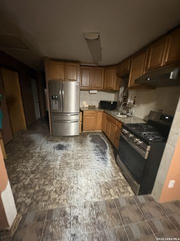 419 Upland Rd, San Antonio, TX 78220