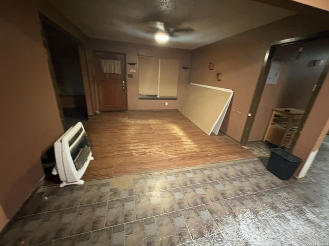 419 Upland Rd, San Antonio, TX 78220