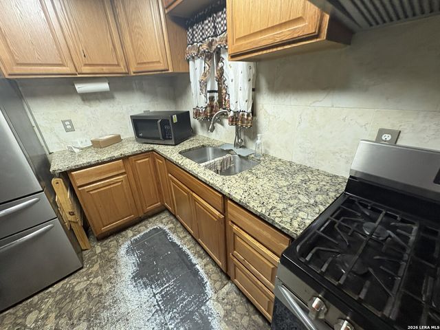 419 Upland Rd, San Antonio, TX 78220