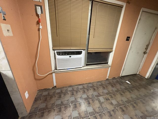 419 Upland Rd, San Antonio, TX 78220