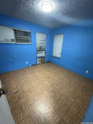 419 Upland Rd, San Antonio, TX 78220