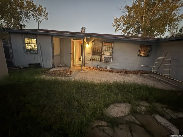 419 Upland Rd, San Antonio, TX 78220
