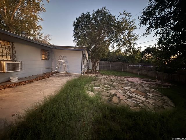 419 Upland Rd, San Antonio, TX 78220