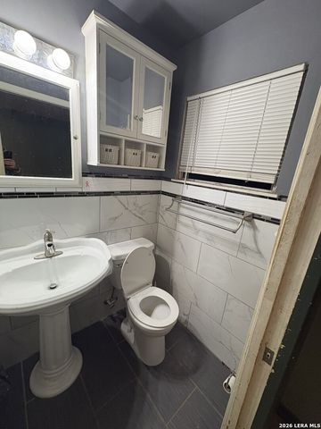 419 Upland Rd, San Antonio, TX 78220