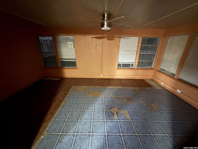 419 Upland Rd, San Antonio, TX 78220