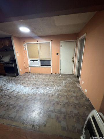419 Upland Rd, San Antonio, TX 78220