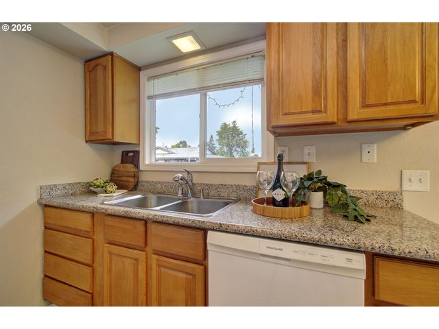 3300 KAUFFMAN Ave 11, Vancouver, WA 98660