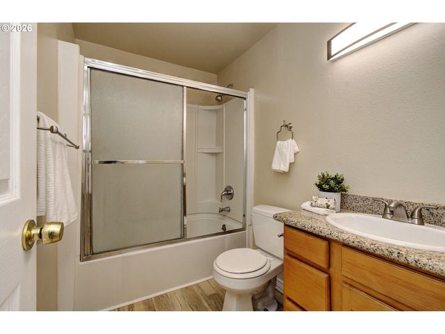 3300 KAUFFMAN Ave 11, Vancouver, WA 98660