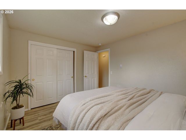 3300 KAUFFMAN Ave 11, Vancouver, WA 98660