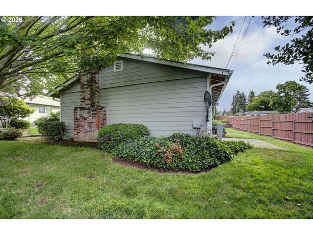 3300 KAUFFMAN Ave 11, Vancouver, WA 98660