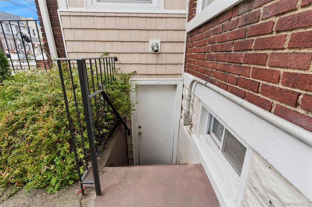 9125 90th Street, Woodhaven, NY 11421