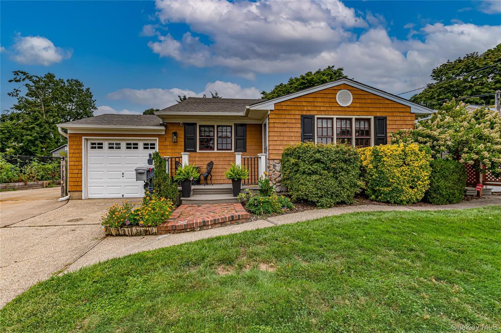3 Peary Lane, Kings Park, NY 11754 — exterior