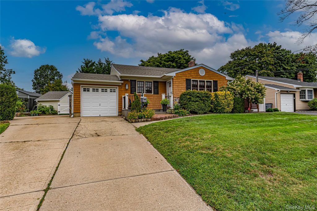 3 Peary Lane, Kings Park, NY 11754 — photo 3
