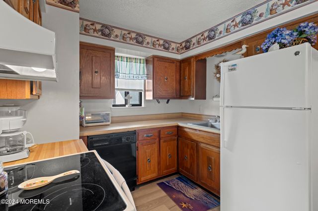 35 Carteret Avenue, C4, Seaside Heights, NJ 08751