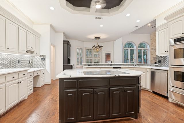 801 Shady Bend Court, Highland Village, TX 75077