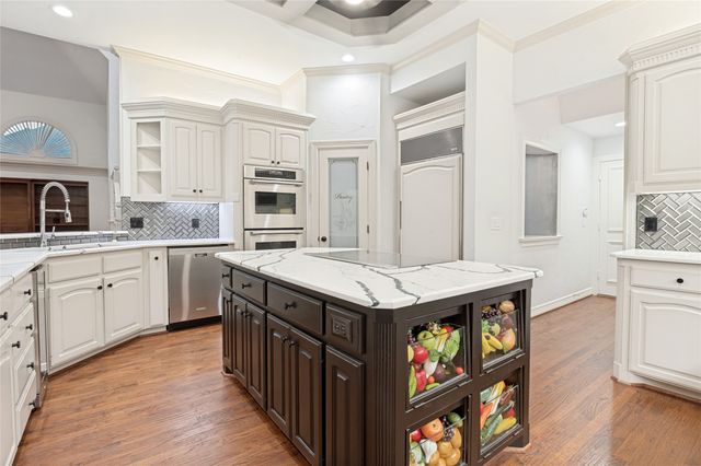 801 Shady Bend Court, Highland Village, TX 75077