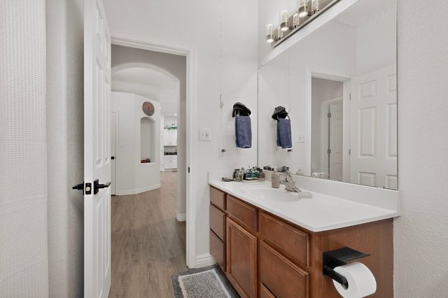 8312 Hawk Eye Road NW, Albuquerque, NM 87120