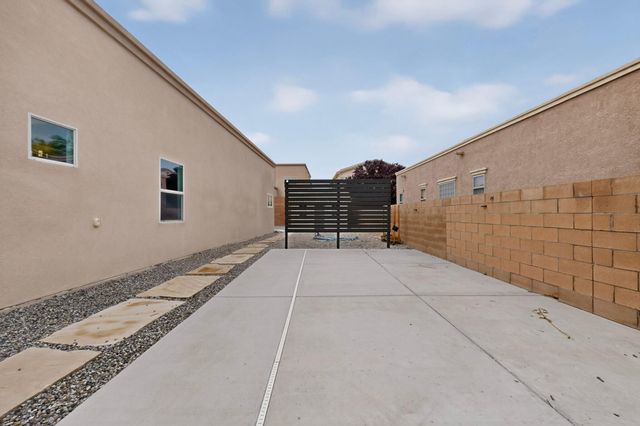 8312 Hawk Eye Road NW, Albuquerque, NM 87120