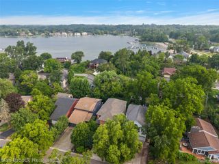 5348 Sunnycrest Drive, West Bloomfield Charter Township, MI 48323