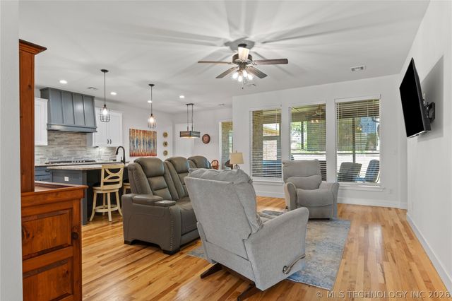 13863 S 21st Place, Bixby, OK 74008