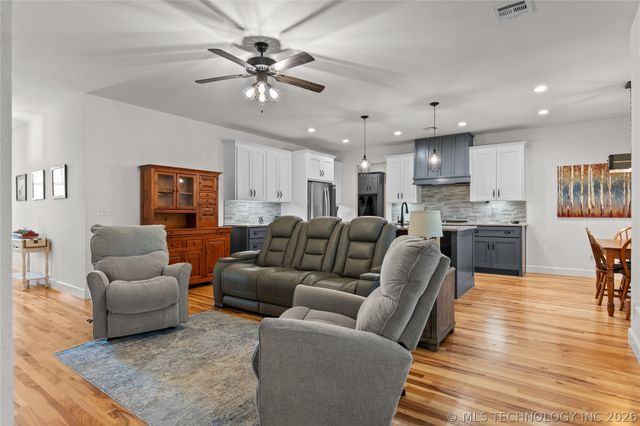 13863 S 21st Place, Bixby, OK 74008