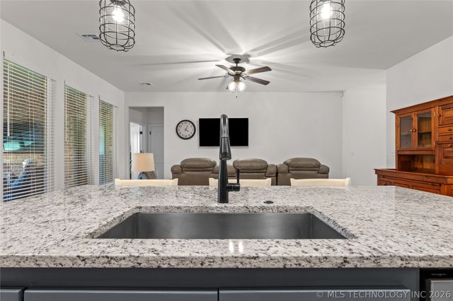 13863 S 21st Place, Bixby, OK 74008