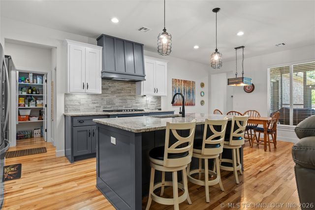 13863 S 21st Place, Bixby, OK 74008