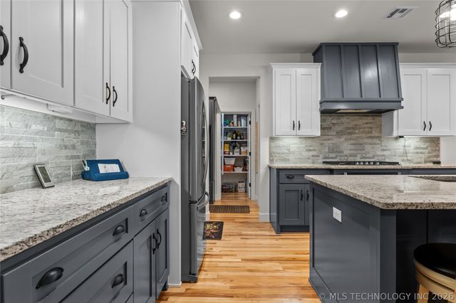 13863 S 21st Place, Bixby, OK 74008