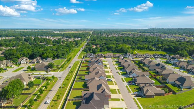 13863 S 21st Place, Bixby, OK 74008