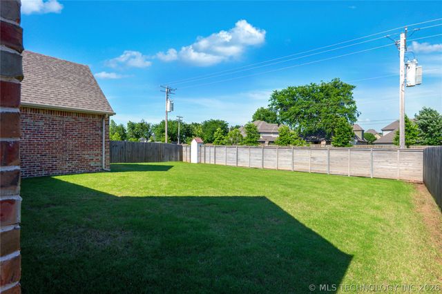 13863 S 21st Place, Bixby, OK 74008