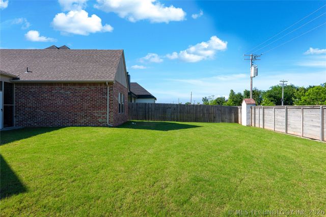 13863 S 21st Place, Bixby, OK 74008