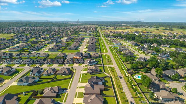 13863 S 21st Place, Bixby, OK 74008
