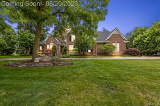 5022 Lone Pine Lane, Bloomfield Hills, MI 48302