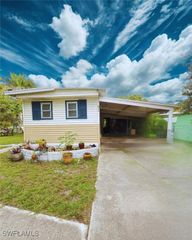 51 Derhenson DR, Naples, FL 34114